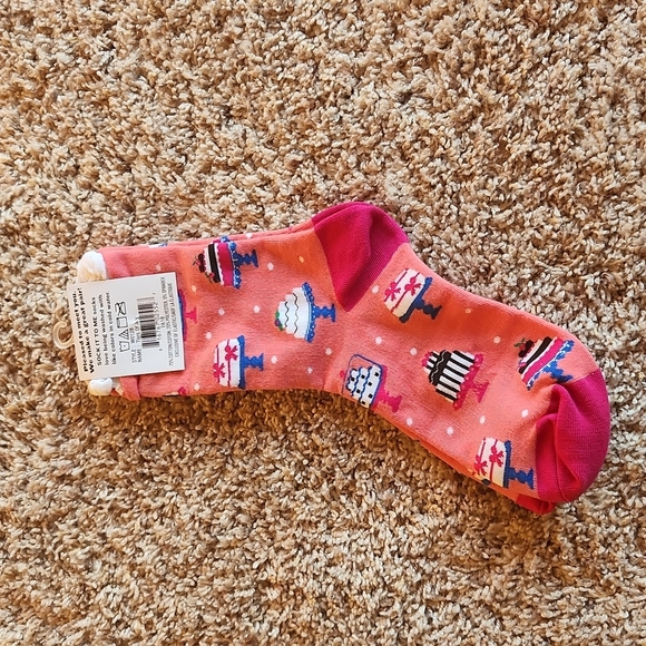 2/$20 Women Crew Socks - Picture 2 of 4